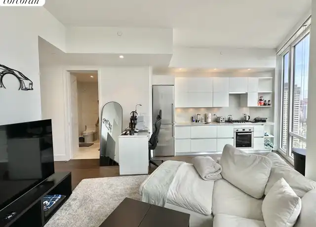 Property at 222 E 44th St Unit 31F, New York, NY, 10017, 1 bed, 1 bath, [object Object]