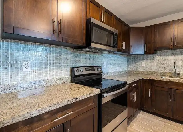 Property at 601 S Flagler Ave Unit 10, Homestead, FL, 33030, 3 beds, 1 bath, [object Object]