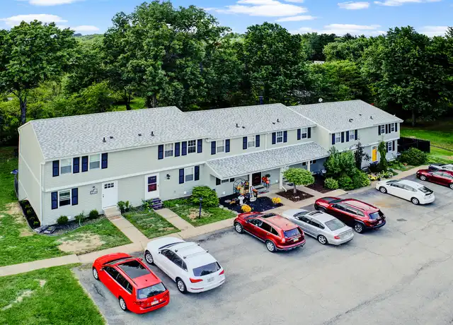 Property at 204 Parkwood Dr Unit 002, Cranberry Twp, PA, 16066, 2 beds, 3 baths, [object Object]