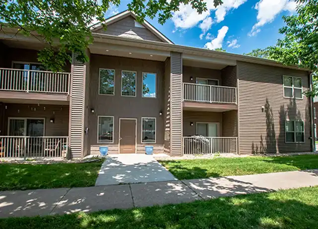 Property at 408 Prairie by Royse + Brinkmeyer Apartments - 408 S Prairie St, Champaign, IL, 61820, 2 beds, 1 bath, [object Object]
