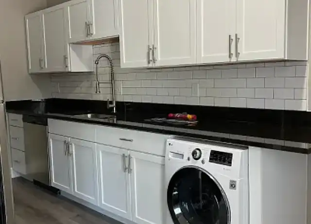 Property at Washington Terrace - 316 N Washington St, Bloomington, IN, 47408, 1 bed, 1 bath, [object Object]