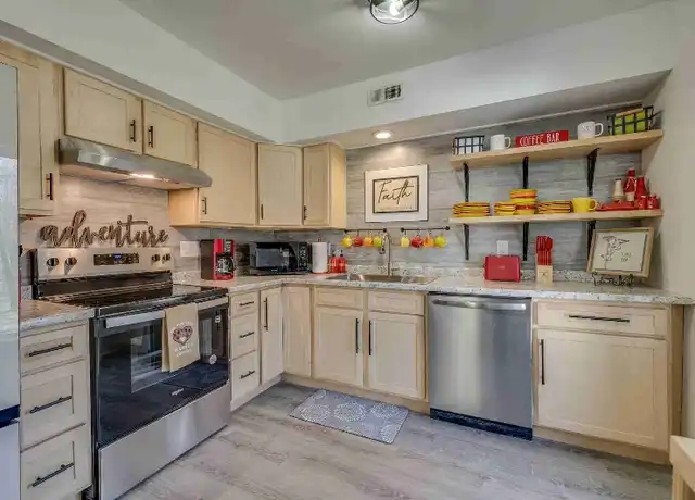 Property at 5009 Emerald Dr, Kingsport, TN, 37664, 2 beds, 2 baths, [object Object]