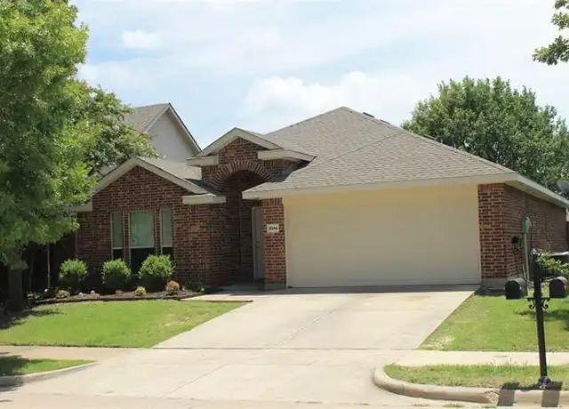 Property at 2044 Lake Trail Dr, Heartland, TX, 75126, 4 beds, 2 baths, [object Object]