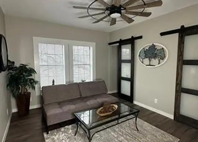 Property at 707 SW 4th Ave Unit 304, Mineral Wells, TX, 76067, 1 bed, 1.5 baths, [object Object]