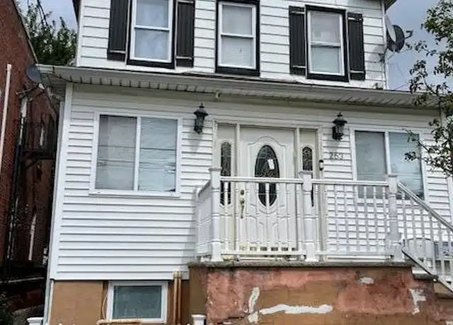 Property at 253 Livingston Ave, Staten Island, NY, 10314, 3 beds, 1 bath, [object Object]