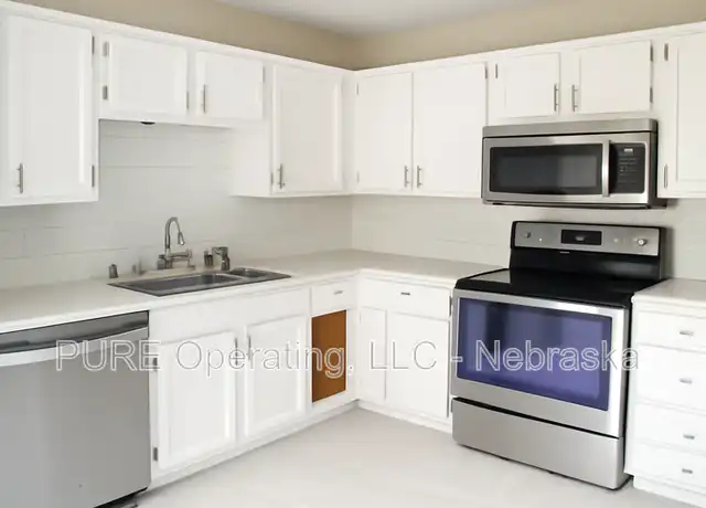 Property at 14430 S 35th St, Bellevue, NE, 68123, 3 beds, 1.5 baths, [object Object]