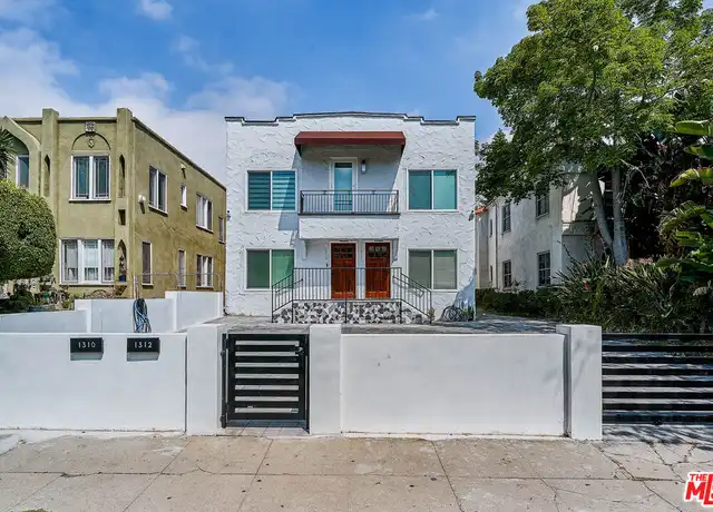 Property at 1312 S Rimpau Blvd, Los Angeles, CA, 90019, 4 beds, 2 baths, [object Object]