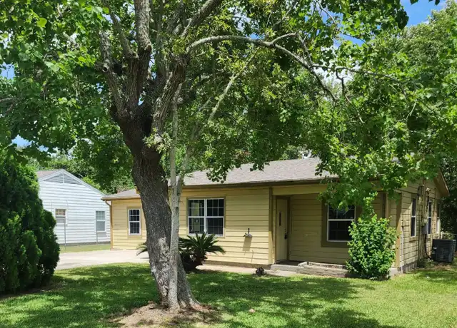 Property at 500 Bluebonnet Dr, La Marque, TX, 77568, 3 beds, 2 baths, [object Object]