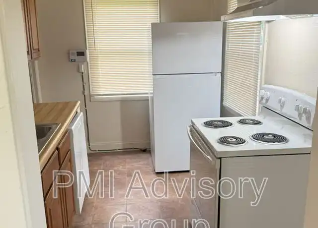Property at 412 SE 33rd Ter, Topeka, KS, 66605, 3 beds, 1 bath, [object Object]