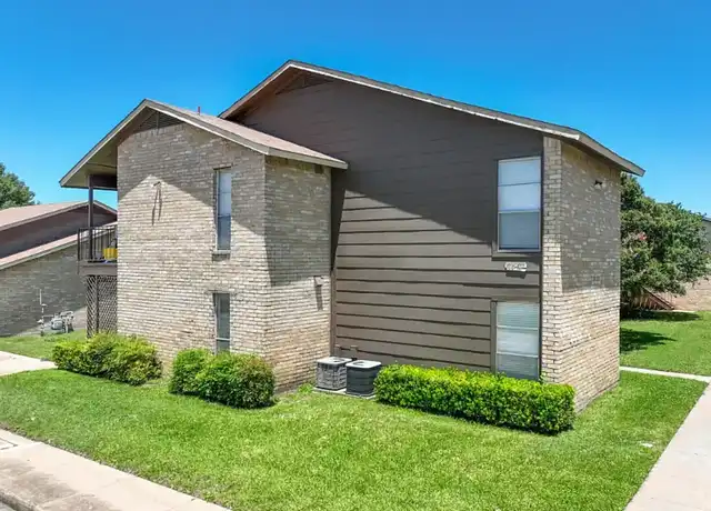 Property at University Village Apartments - 188 N Plano Rd, Richardson, TX, 75081, 1-2 bed, 1-2 bath, [object Object]