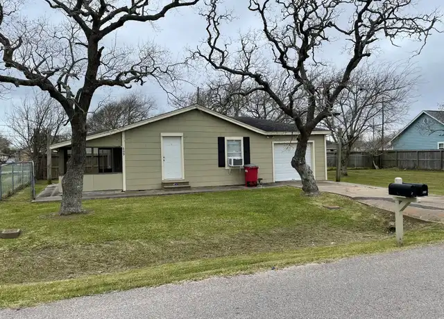 Property at 609 North Avenue D Unit D, Freeport, TX, 77541, 3 beds, 1 bath, [object Object]