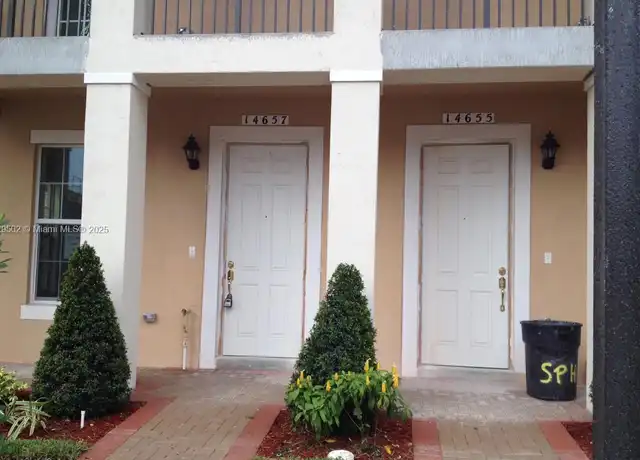 Property at 14657 SW 14th St, Pembroke Pines, FL, 33027, 3 beds, 2.5 baths, [object Object]