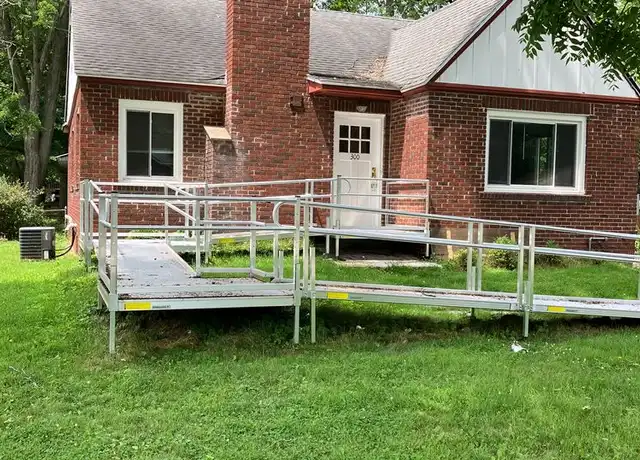 Property at 300 Helen St, North Syracuse, NY, 13212, 3 beds, 1.5 baths, [object Object]