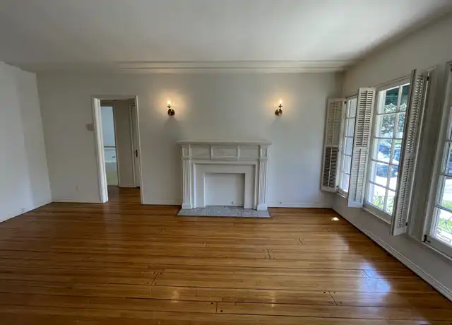 Property at 630 S Ridgeley Dr, Los Angeles, CA, 90036, 2 beds, 1 bath, [object Object]