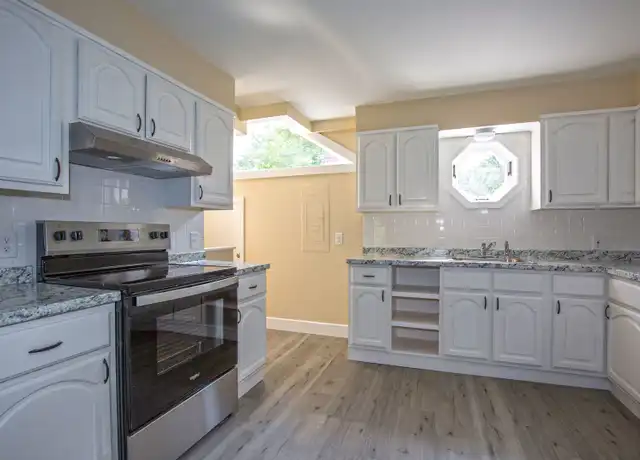 Property at 360 East St Unit 7, Lee, MA, 01238, 1 bed, 1 bath, [object Object]