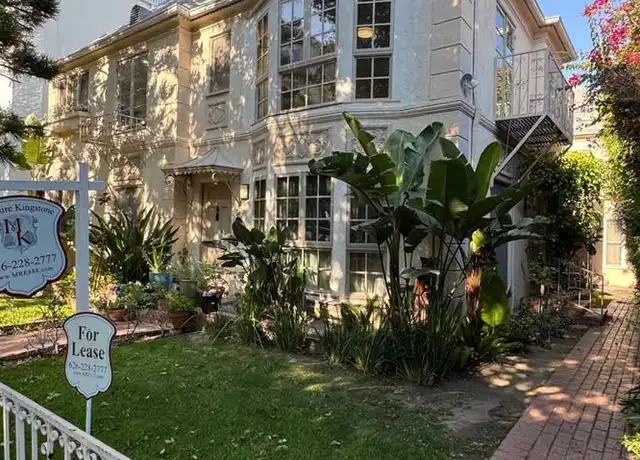 Property at 354 S Reeves Dr Unit A, Beverly Hills, CA, 90212, 2 beds, 1.5 baths, [object Object]
