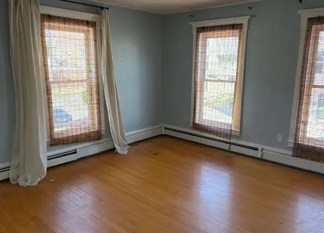 Property at 313 Amherst St Unit 313-2, Manchester, NH, 03104, 3 beds, 1 bath, [object Object]