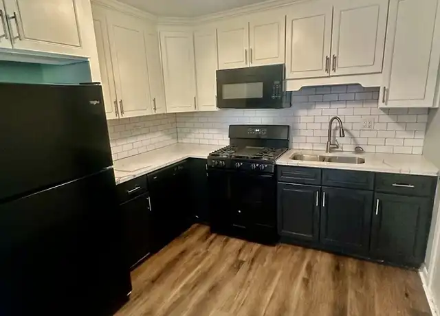 Property at 123 Grove Ct, Bolingbrook, IL, 60440, 6 beds, 2 baths, [object Object]