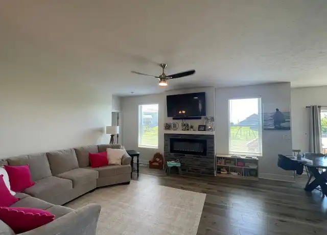 Property at 2115 Hedgeapple Rd, Plattsmouth, NE, 68048, 4 beds, 3 baths, [object Object]