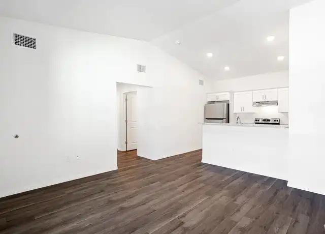 Property at 915 Ariana St, Lakeland, FL, 33803, 2 beds, 2 baths, [object Object]