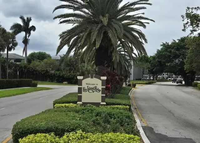 Property at 9510 Seagrape Dr #202, Davie, FL, 33324, 2 beds, 2 baths, [object Object]