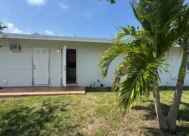 Property at 1325 SE 22nd Ave Unit 1, Pompano Beach, FL, 33062, 1 bed, 1 bath, [object Object]