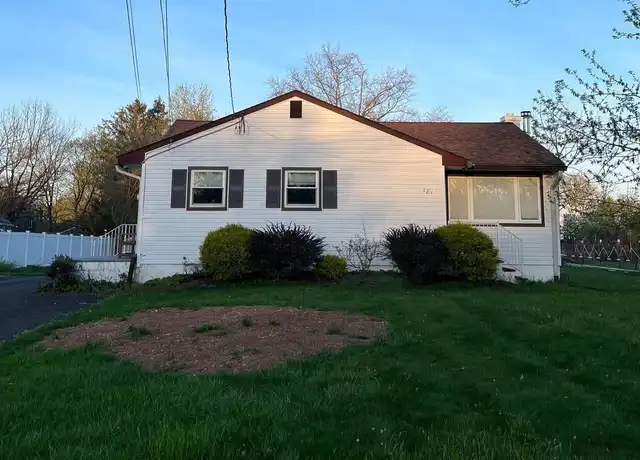 Property at 181 Oak St, Bridgewater, NJ, 08807, 3 beds, 1 bath, [object Object]