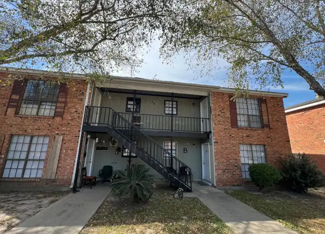Property at 136 Hummingbird Ln Unit D, Lafayette, LA, 70506, 2 beds, 1.5 baths, [object Object]
