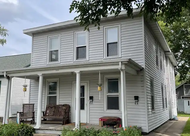 Property at 1810 Loomis St Unit Downstairs, La Crosse, WI, 54603, 2 beds, 1 bath, [object Object]
