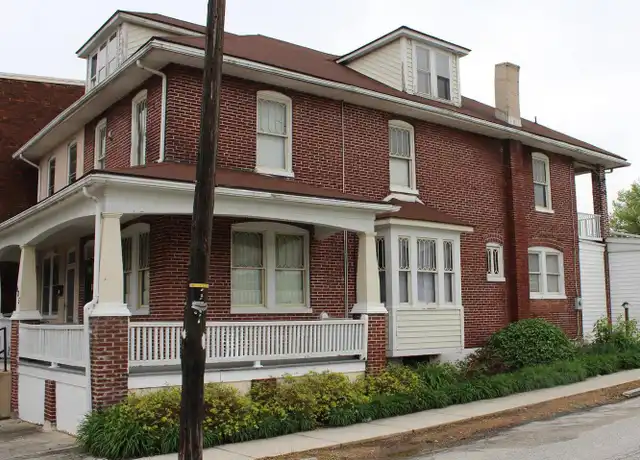 Property at 685 Chestnut St, York, PA, 17403, 4 beds, 1.5 baths, [object Object]