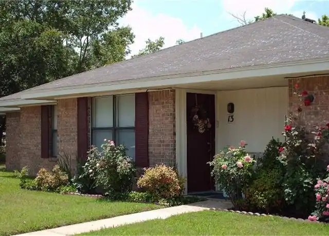 Property at 300 E Elm St, Edgewood, TX, 75117, 1 bed, 1 bath, [object Object]