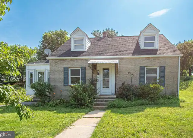 Property at 62 S Charles St, Front Royal, VA, 22630, 4 beds, 2 baths, [object Object]