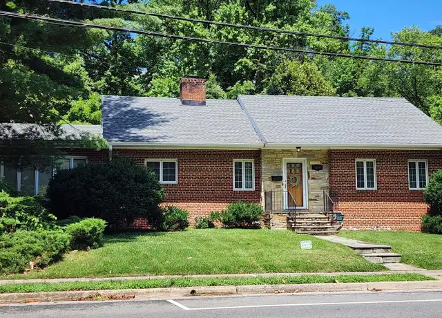 Property at 3200 Russell Rd, Alexandria, VA, 22305, 3 beds, 2 baths, [object Object]