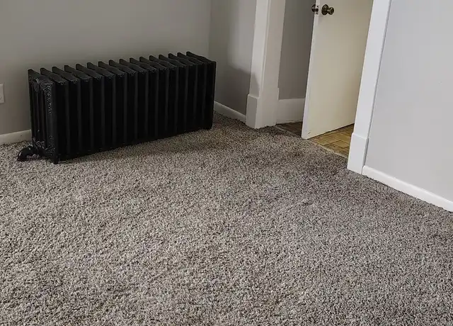Property at 1077 27th St, Des Moines, IA, 50311, 1 bed, 1 bath, [object Object]