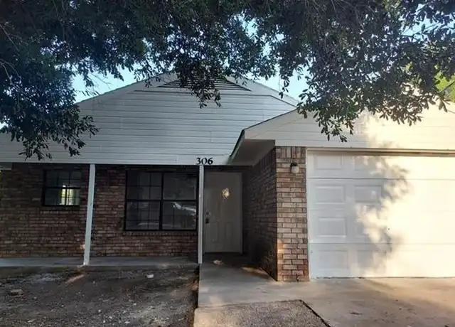 Property at 306 S Wilson St, Kaufman, TX, 75142, 3 beds, 1 bath, [object Object]