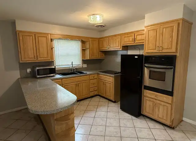 Property at 46 Edgecomb St, Hamden, CT, 06517, 3 beds, 1 bath, [object Object]