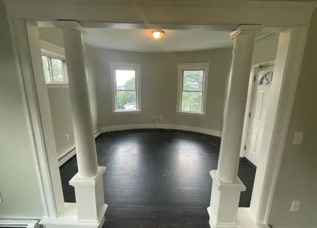 Property at 51 Arlington St Unit 3, Worcester, MA, 01604, 4 beds, 1 bath, [object Object]