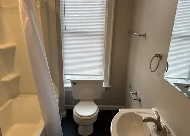 Property at 2040 S St Aubin St Unit 1, Sioux City, IA, 51106, 2 beds, 1 bath, [object Object]