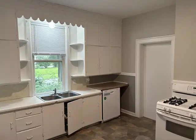 Property at 2040 S St Aubin St Unit 1, Sioux City, IA, 51106, 2 beds, 1 bath, [object Object]