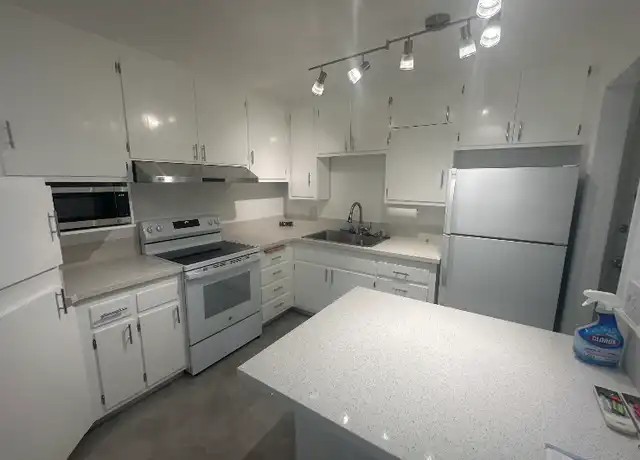 Property at 1946 Monte Vista Dr Unit 1946, Vista, CA, 92084, 2 beds, 1 bath, [object Object]