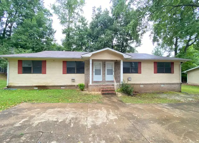 Property at 215 Parris St SE Unit 13, Jacksonville, AL, 36265, 2 beds, 1 bath, [object Object]