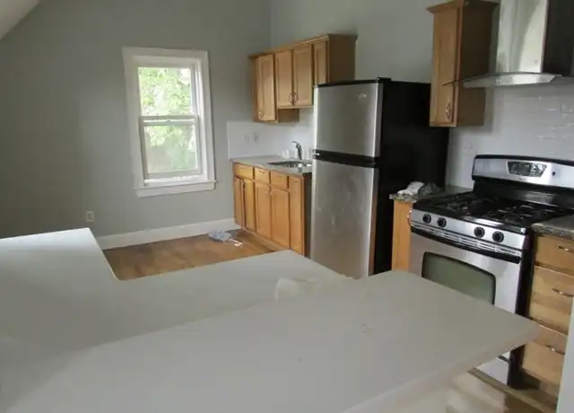 Property at 94 Plain St Unit 2, Braintree, MA, 02184, 2 beds, 1 bath, [object Object]