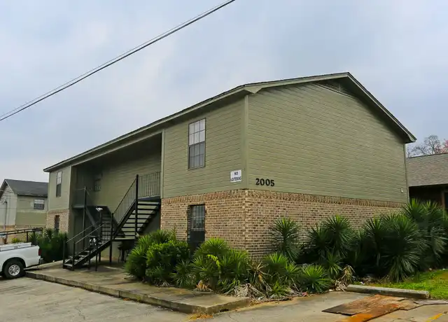 Property at 2005 Warrior Rd Unit D, Birmingham, AL, 35208, 2 beds, 1 bath, [object Object]