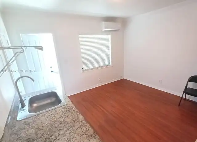 Property at 919 N 19th Ave Unit B, Hollywood, FL, 33020, 0 beds, 1 bath, [object Object]