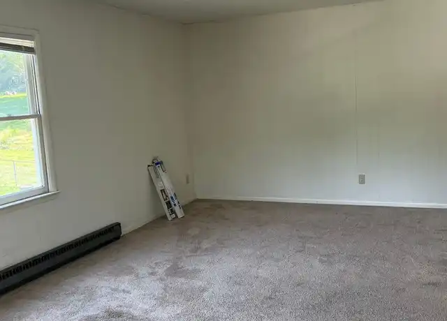 Property at 365 Weaverville Rd Unit 5, Asheville, NC, 28804, 1 bed, 1 bath, [object Object]