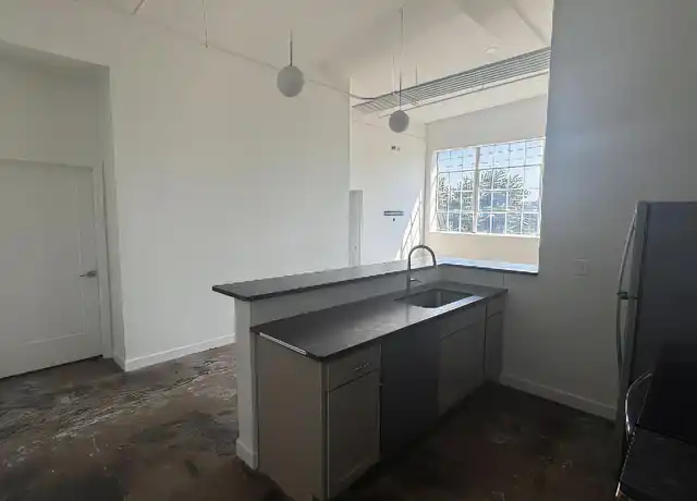 Property at 305 6th St, Lynchburg, VA, 24504, 2 beds, 2 baths, [object Object]