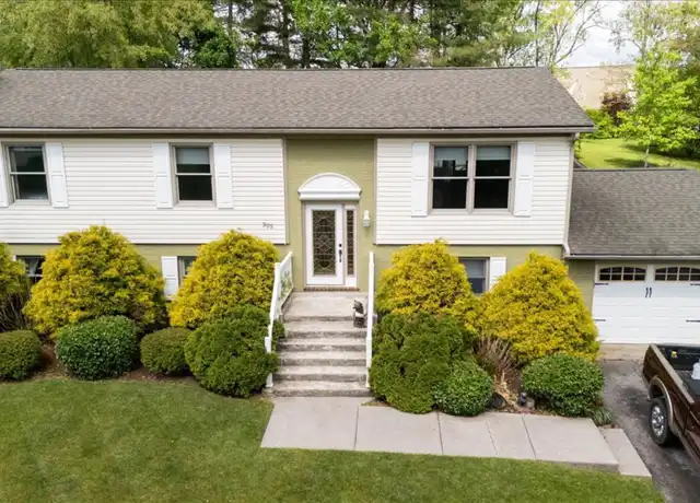 Property at 305 Woodbine Dr, Blacksburg, VA, 24060, 4 beds, 3 baths, [object Object]