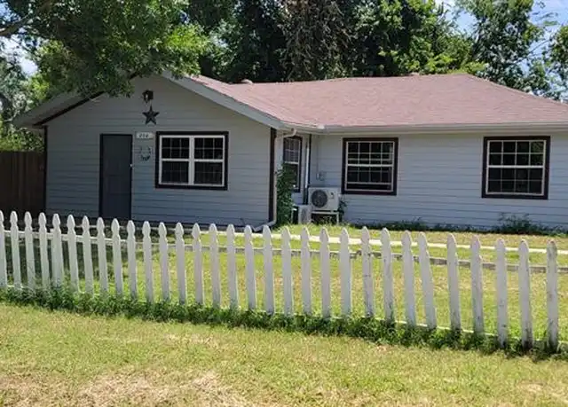 Property at 204 Alice Dr, Little Elm, TX, 75068, 3 beds, 2 baths, [object Object]