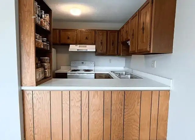 Property at 36 Old Pepperidge Ln, Wethersfield, CT, 06109, 1 bed, 1 bath, [object Object]