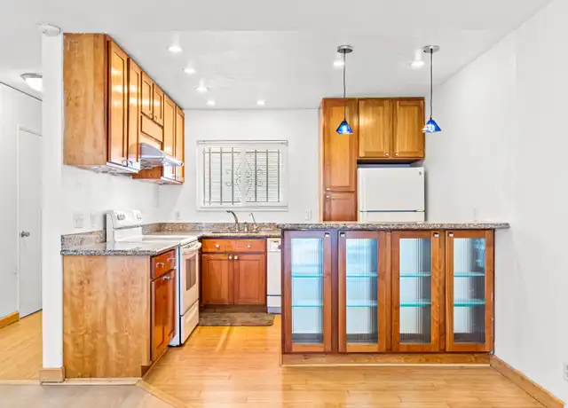 Property at 1425 Lakeside Dr, Oakland, CA, 94612, 1 bed, 1 bath, [object Object]